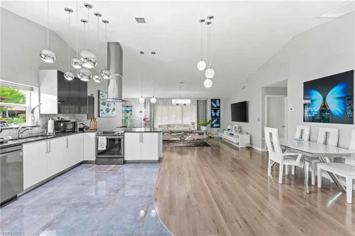 13119 Tall Pine Cir, Fort Myers, Florida 33907
