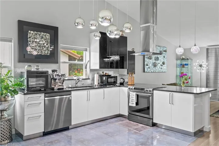 13119 Tall Pine Cir, Fort Myers, Florida 33907