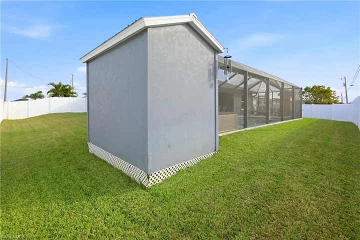 214 Ne 24th Ter, Cape Coral, Florida 33909