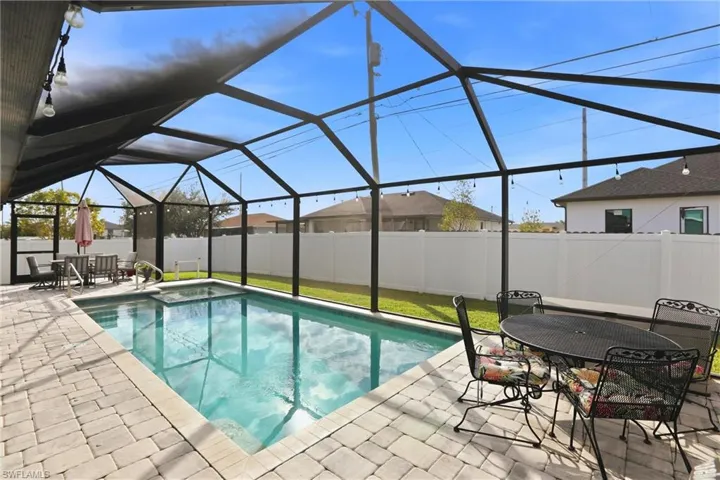 214 Ne 24th Ter, Cape Coral, Florida 33909