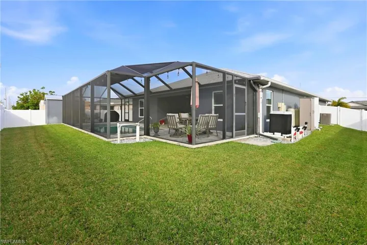 214 Ne 24th Ter, Cape Coral, Florida 33909