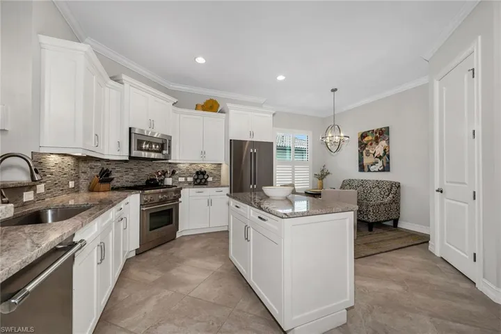 6589 Roma Way, Naples, Florida 34113