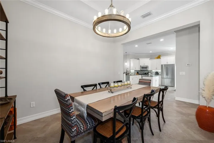 6589 Roma Way, Naples, Florida 34113
