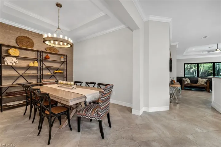 6589 Roma Way, Naples, Florida 34113