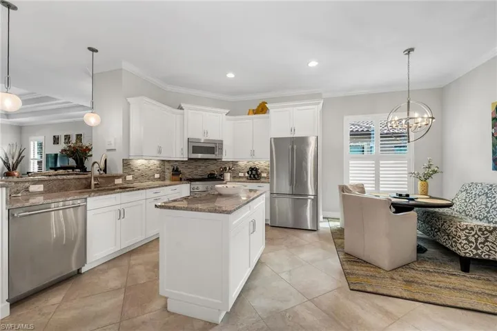 6589 Roma Way, Naples, Florida 34113
