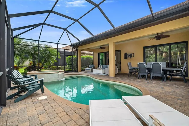 6589 Roma Way, Naples, Florida 34113