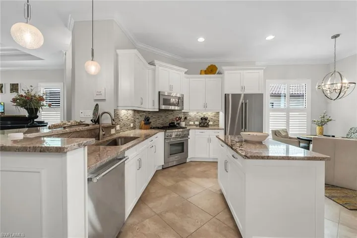 6589 Roma Way, Naples, Florida 34113