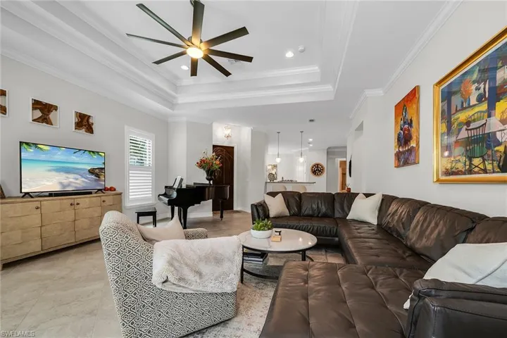 6589 Roma Way, Naples, Florida 34113