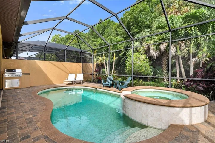 6589 Roma Way, Naples, Florida 34113