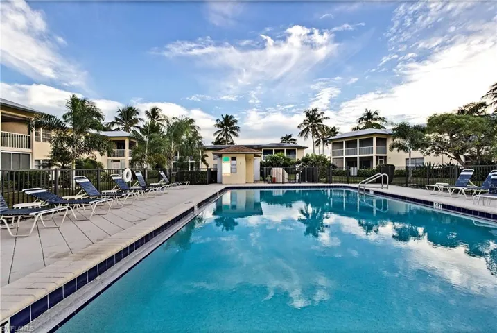 247  Winners  CIR, Naples, FL 34112