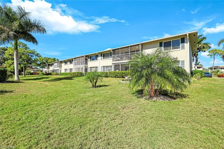 247  Winners  CIR, Naples, FL 34112