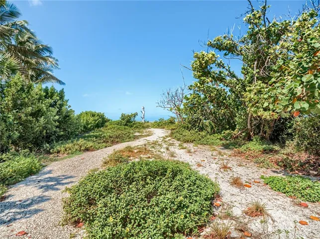 Steps to the beach