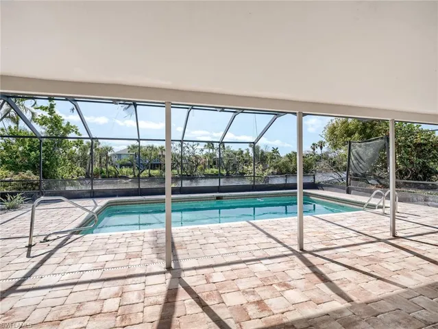 Lanai & Pool