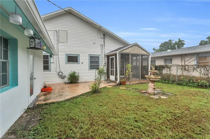 2928  Nelson  ST, Fort Myers, FL 33901