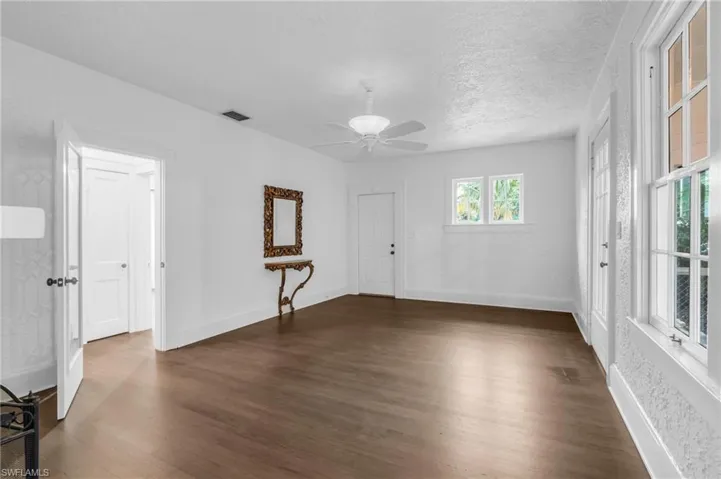 2928  Nelson  ST, Fort Myers, FL 33901