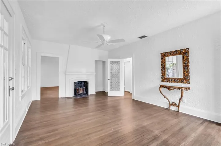 2928  Nelson  ST, Fort Myers, FL 33901