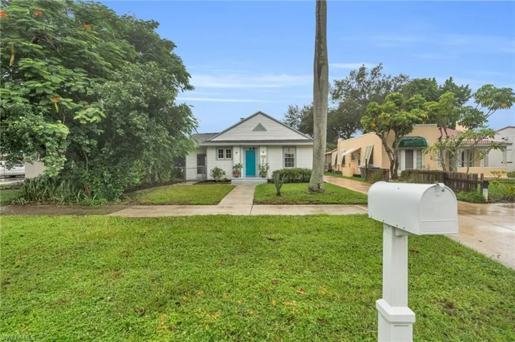 2928  Nelson  ST, Fort Myers, FL 33901