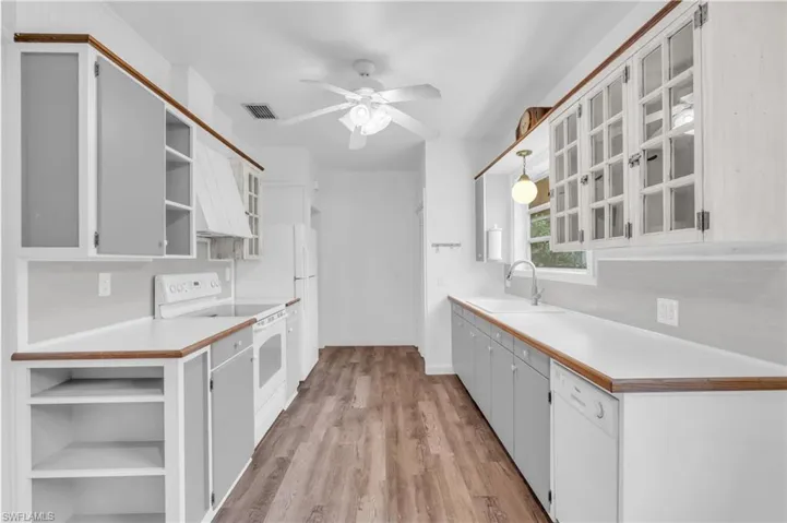 2928  Nelson  ST, Fort Myers, FL 33901