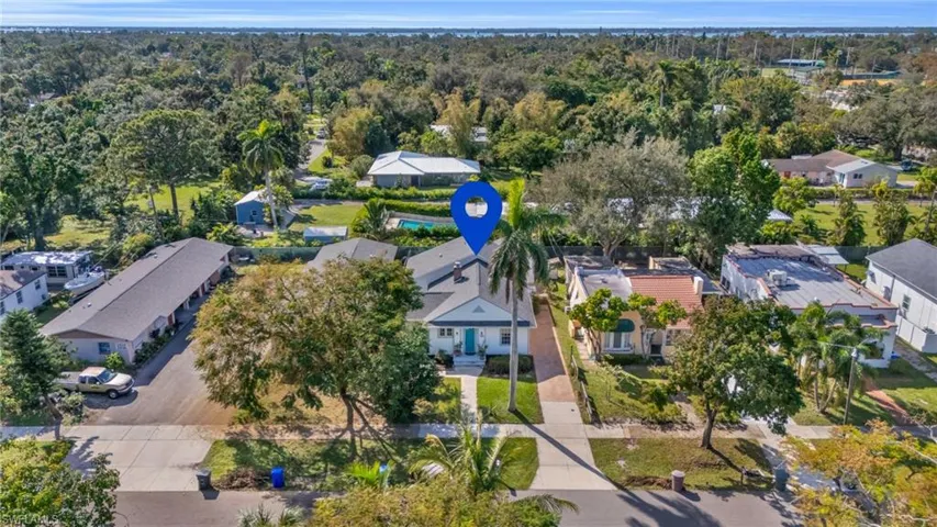 2928  Nelson  ST, Fort Myers, FL 33901