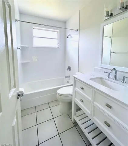 Upper Unit 13413 Bathroom