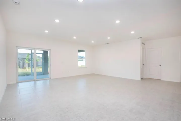 Great Room w/Access to  Screened-in Lanai