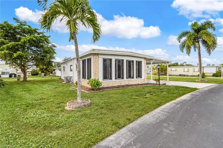 67 Sturbridge Ln, Fort Myers, Florida 33908