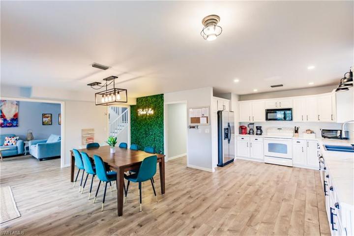 Dining Area & Kitchen