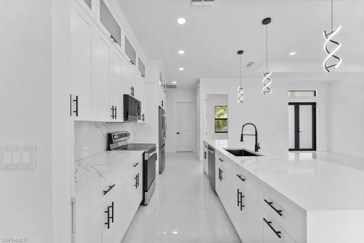 811 Rush Ave, Lehigh Acres, Florida 33972