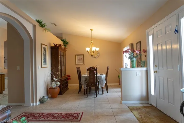 203 SW 10th  PL, Cape Coral, FL 33991