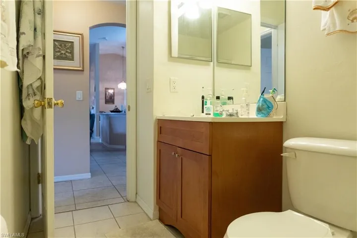 203 SW 10th  PL, Cape Coral, FL 33991