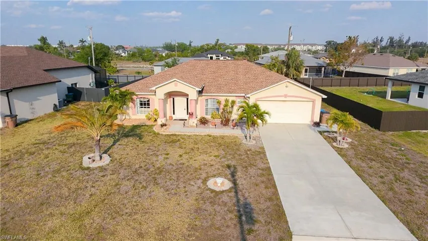 203 SW 10th  PL, Cape Coral, FL 33991