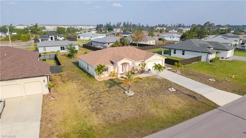 203 SW 10th  PL, Cape Coral, FL 33991