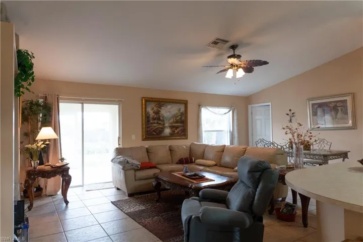 203 SW 10th  PL, Cape Coral, FL 33991