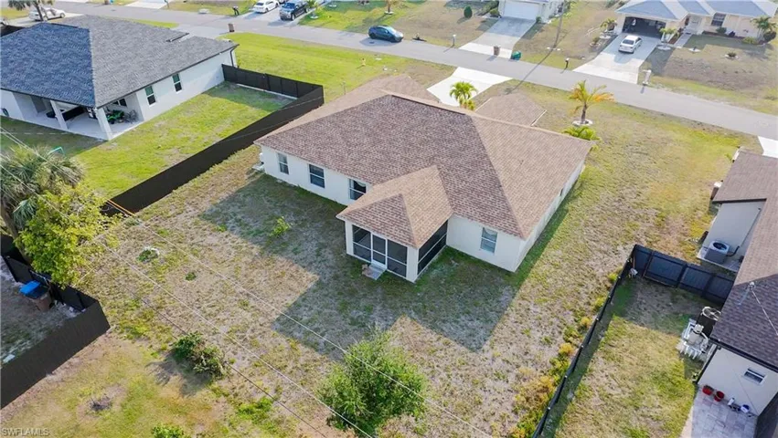203 SW 10th  PL, Cape Coral, FL 33991