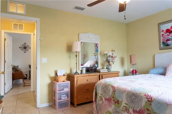 203 SW 10th  PL, Cape Coral, FL 33991