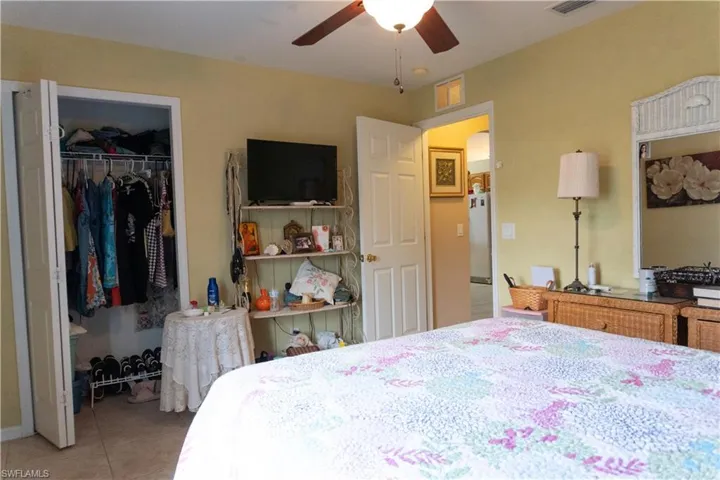 203 SW 10th  PL, Cape Coral, FL 33991