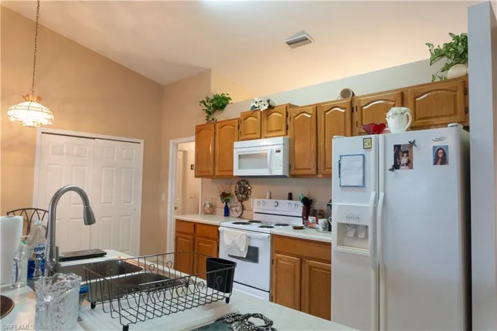 203 SW 10th  PL, Cape Coral, FL 33991