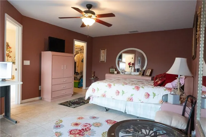 203 SW 10th  PL, Cape Coral, FL 33991