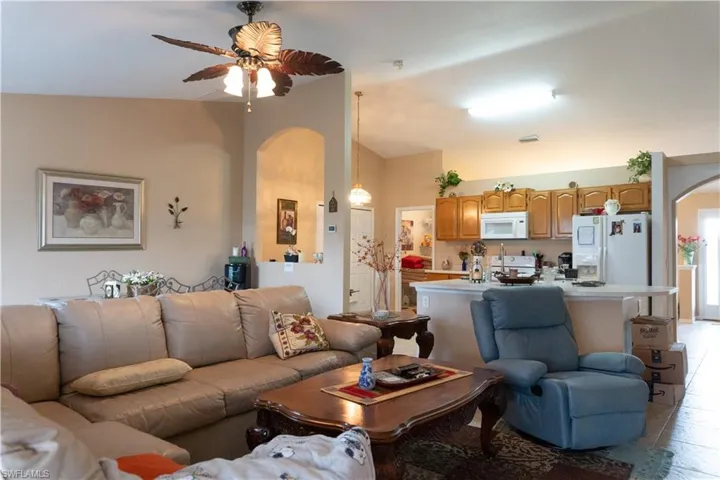203 SW 10th  PL, Cape Coral, FL 33991