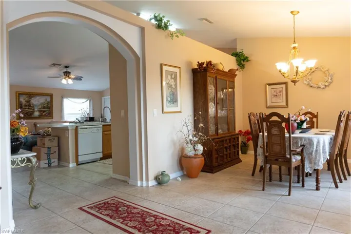 203 SW 10th  PL, Cape Coral, FL 33991