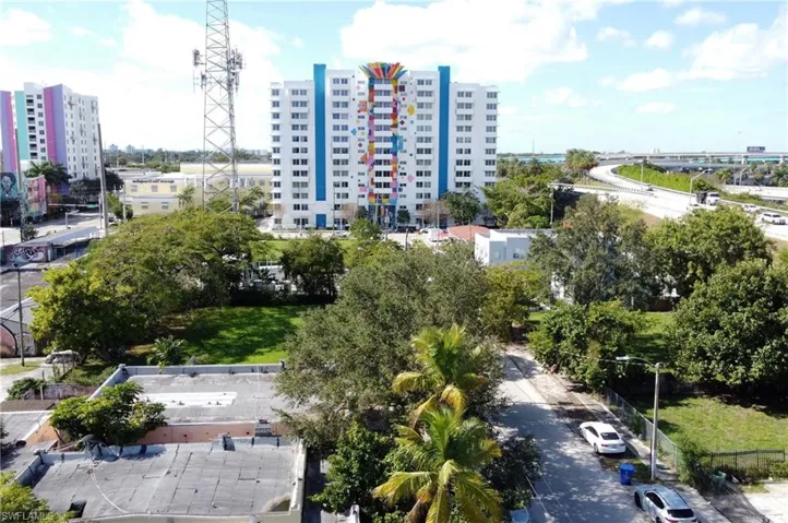 Birds eye view of property