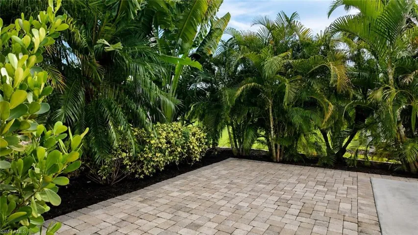10080 Stonewood Dr, Fort Myers, Florida 33905
