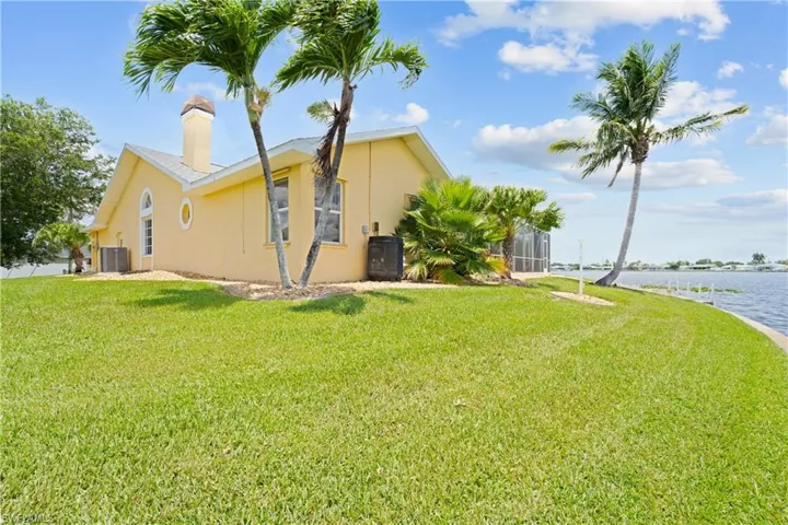 102 Sw 9th St, Cape Coral, Florida 33991