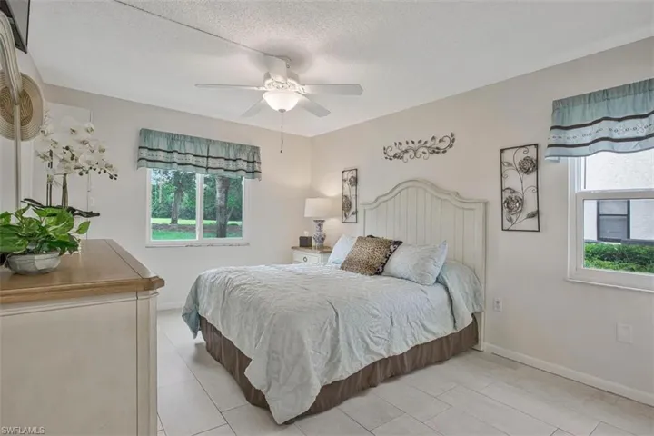 the end unit gives you an "extra" window