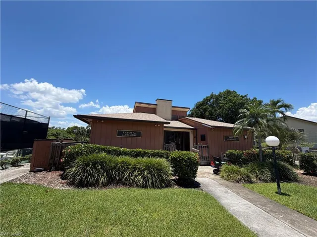 5735 Foxlake Dr 6, North Fort Myers, Florida 33917