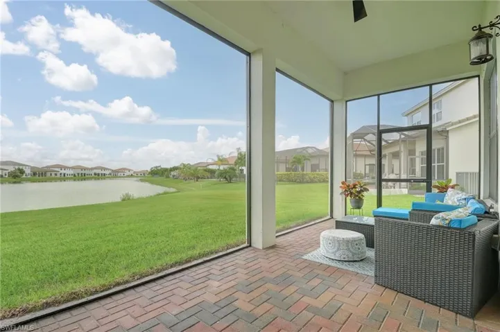 Picture frame screens for stunning water views