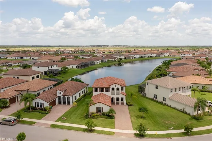 Oversized lot, long lake view