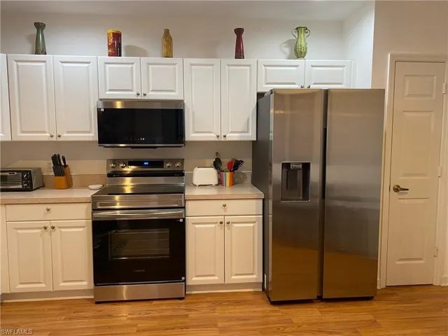 3051  Horizon  LN, Naples, FL 34109