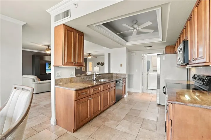 You will LOVE the warmth of this inviting kitchen!