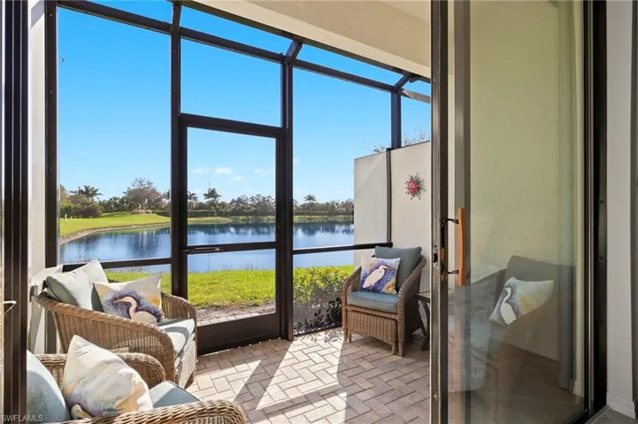 Welcome to paradise:  Relax and enjoy the peaceful lake views from your screened lanai.